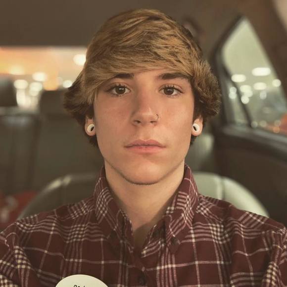 Meet your Posher, Stephen - Picture 1 of 1